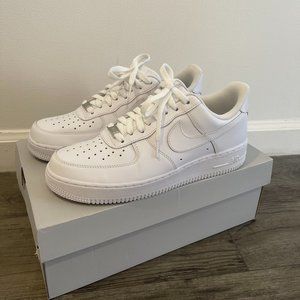Nike Air Force 1 Triple White